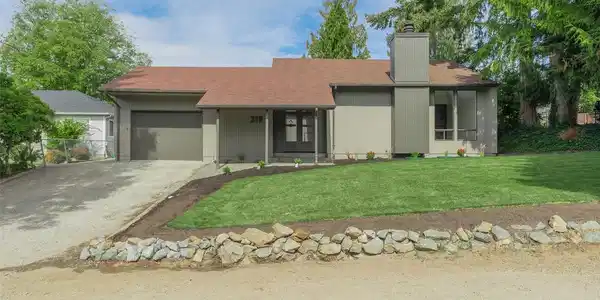319 Melrose