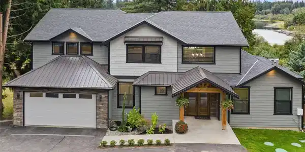 1223 Lake Stickney