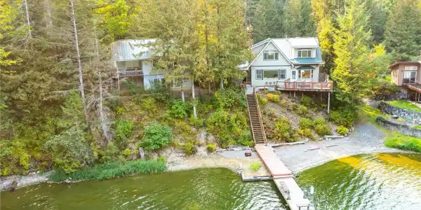 9200 - 9204 Silver Lake