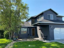 8128 Diamond Point Circle NE