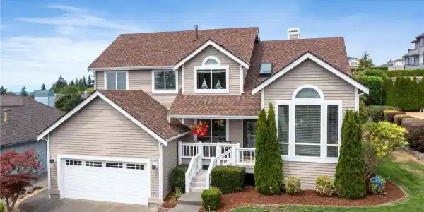 5226 Bay NE