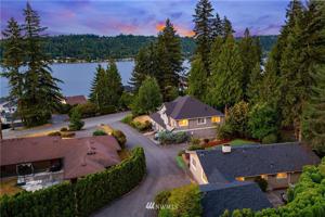 3063 Lake Sammamish NE