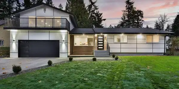 2215 186th E