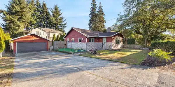 6105 Fleming