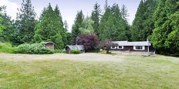 6730 Clover Valley SE