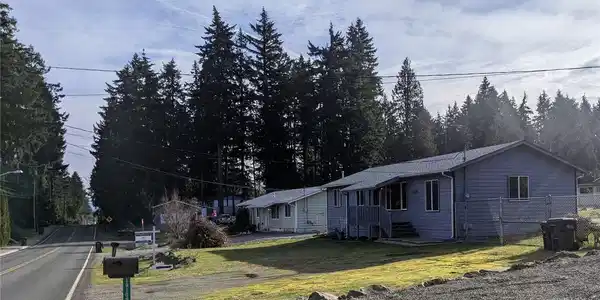 19109 Bonney Lake E