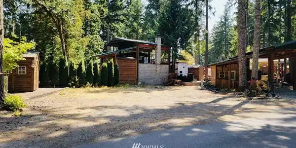 1546 Reservation SE