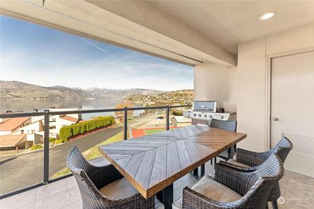 100 Lake Chelan Shores