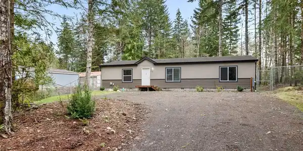 850 Trails End