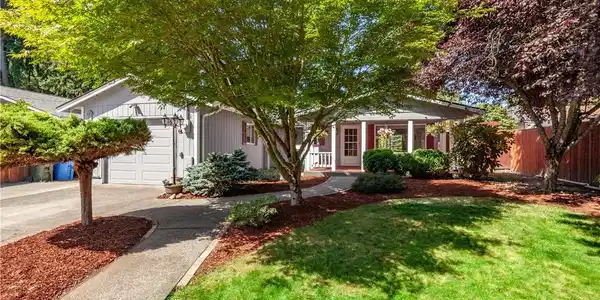 7505 192nd E