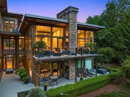 4331 Lake Sammamish SE