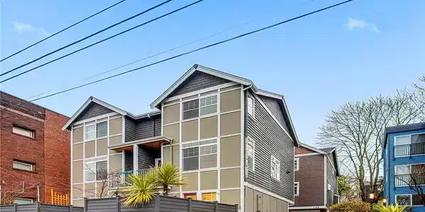 1128 10th E