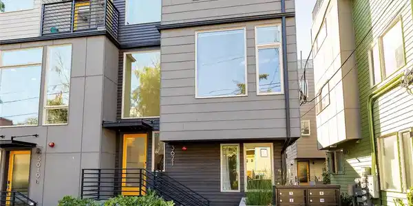 3621 Evanston N