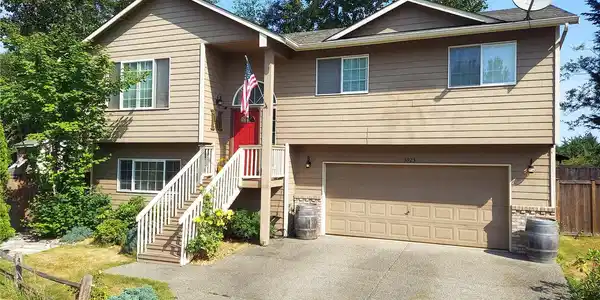 3923 141st SE