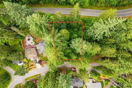 74 Lake Louise Dr