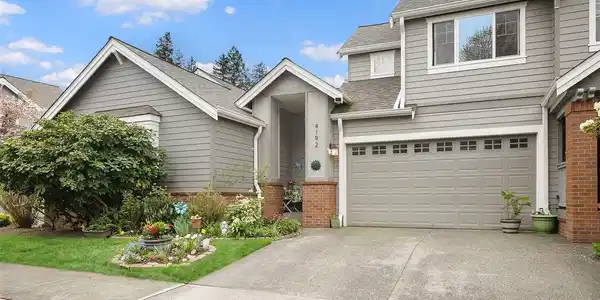 4192 248th SE