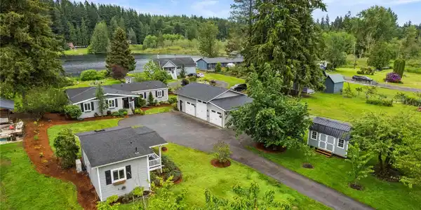 5413 Panther Lake