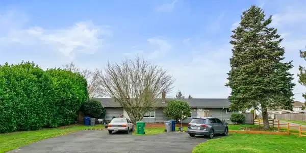 512 Rhodora Heights