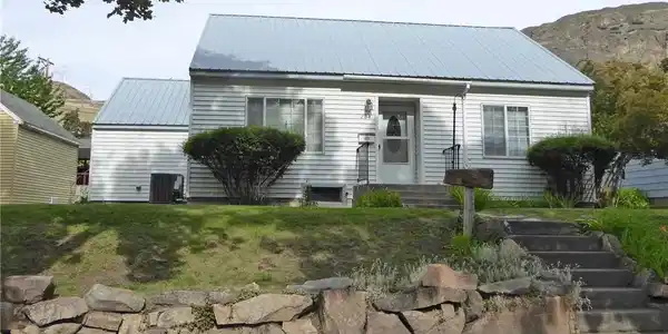 206 Columbia Avenue
