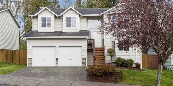 7407 38th NE