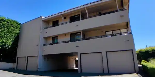 826 Lake S