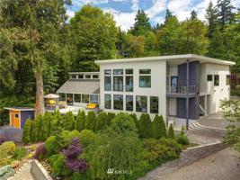 2405 Lake Sammamish SE