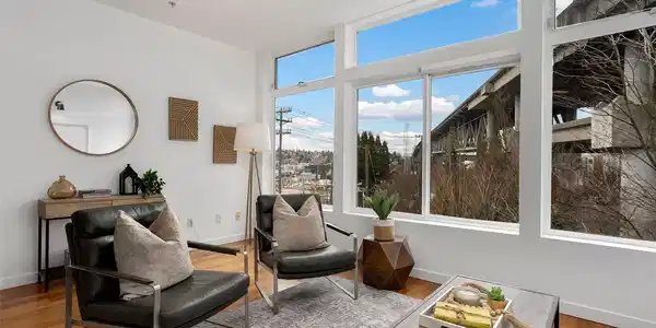 2960 Eastlake E