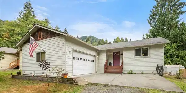 2908 Brook Lane