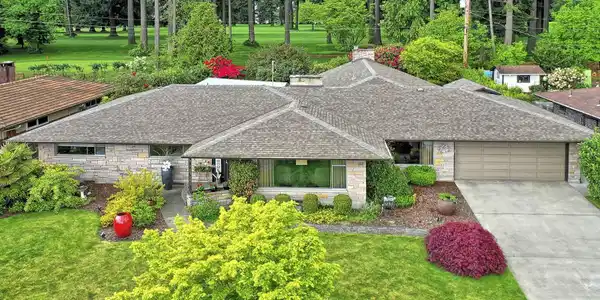 6030 Manor