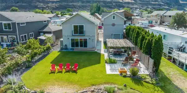 778 River SW