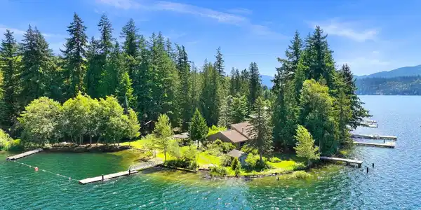3169 3187 Agate Bay