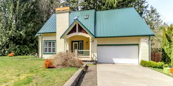 3261 Otter Run NW