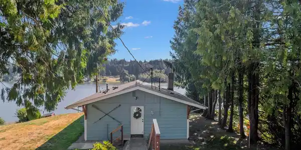 7457 Clover Valley SE