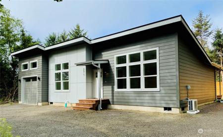 271 Duck Lake SE