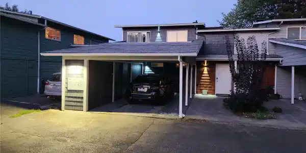 812 6th SW