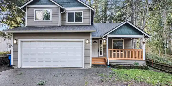 22335 Glenview SE