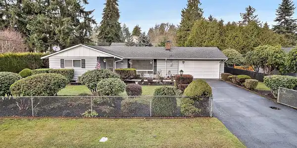 9111 Forest SW