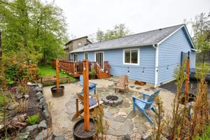 632 Duck Lake SE
