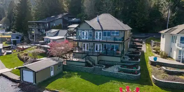 631 Summit Lake Shore NW