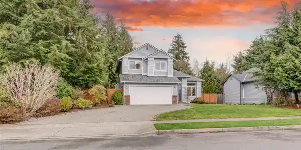 10405 27th SE