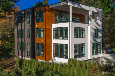 2263 Lake Sammamish SE