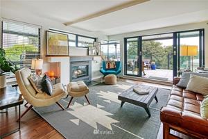 2040 Waverly N