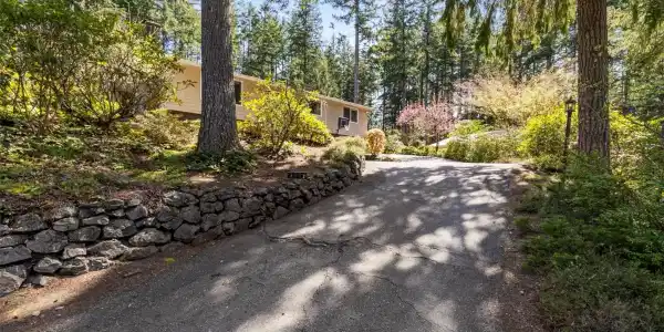 3988 Redwing Trail NW
