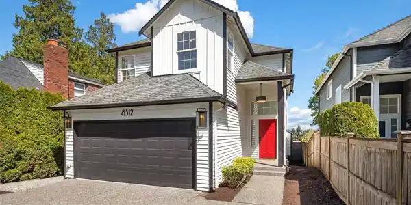 8512 16th NE