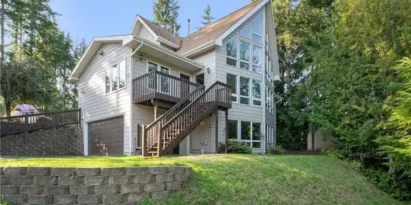 403 Kingsway W