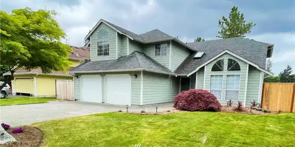 1901 Diamond Loop SE