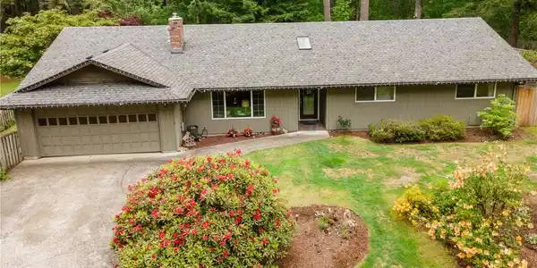 2209 Lakemoor SW