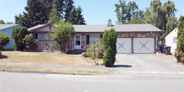 6106 Ainsworth