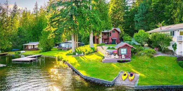 1 SW LAKE ROESIGER ROAD