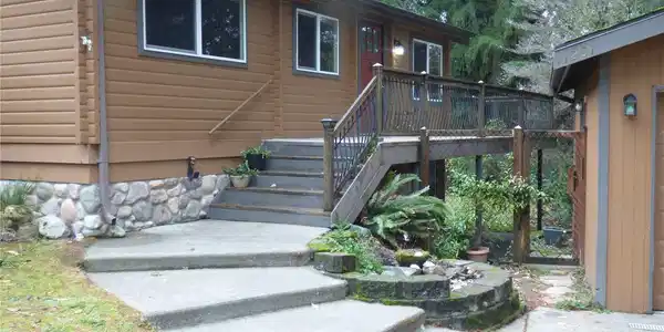 11201 Hillcrest